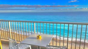 SEAVIEWS BY JENNI MENTON, LA SUITE, Superbe Front de mer, top emplacement avec terrasse et parking!